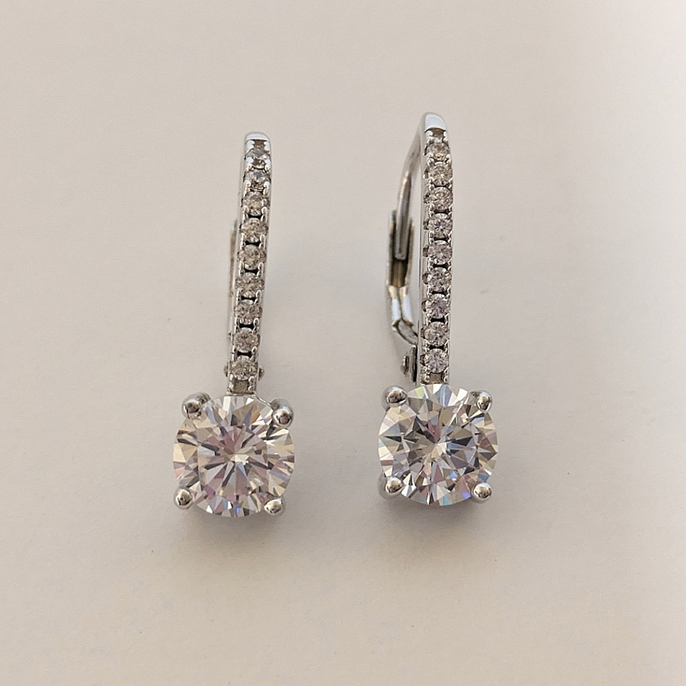Beautiful Simulated Diamond Leverback Earrings - Never Worn 💎